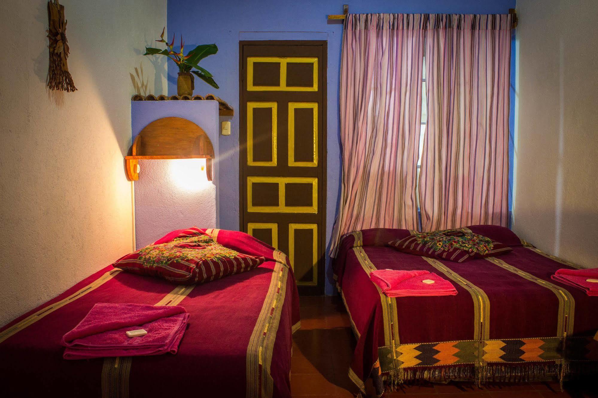 Hotel Y Restaurante La Casa Rosa Santa Cruz La Laguna Bagian luar foto