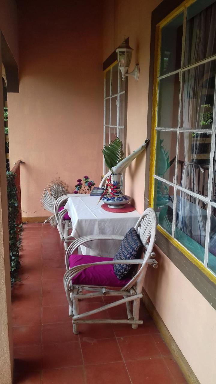 Hotel Y Restaurante La Casa Rosa Santa Cruz La Laguna Bagian luar foto